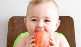 网红吃瓜婴儿图片,网友直呼可爱爆表！