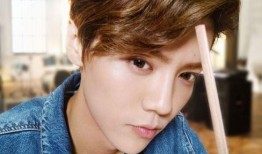 鹿晗爆料四川话视频,方言视频引网友热议