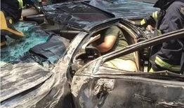 网友爆料大货车侧翻视频,惊险瞬间！网友爆料大货车侧翻现场视频曝光